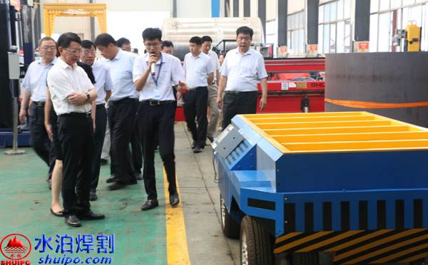 AGV機(jī)器人持續(xù)火熱，新領(lǐng)域帶來發(fā)展新機(jī)遇，水泊焊割自主研發(fā)的AGV小車